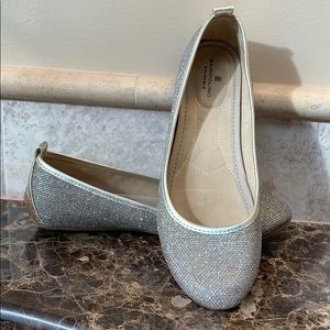 Bandolino flats gold